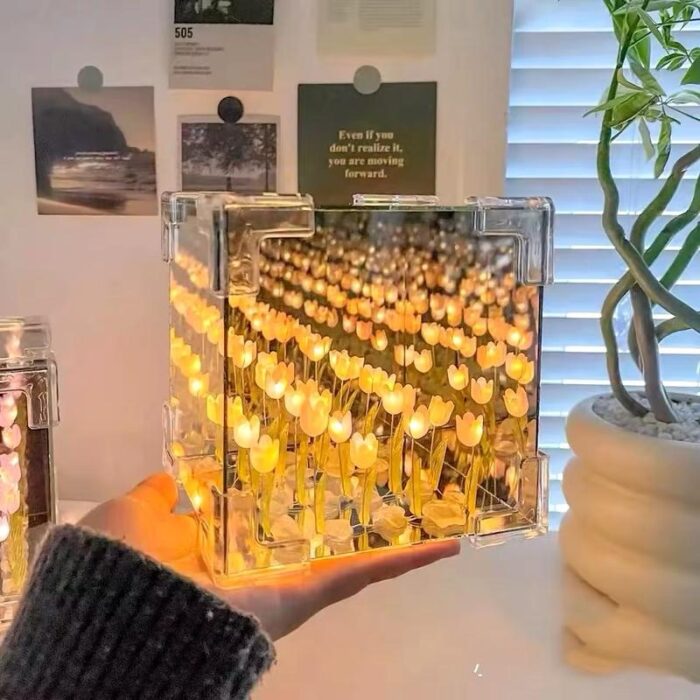 Lampă LED decorativă cu flori infinite