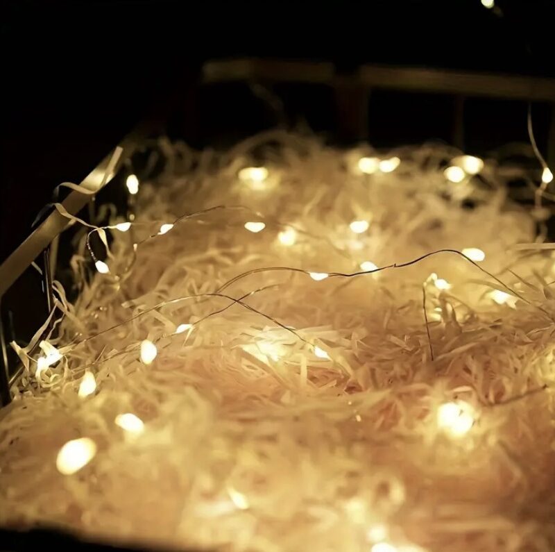 Instalație luminoasă LED pe sârmă